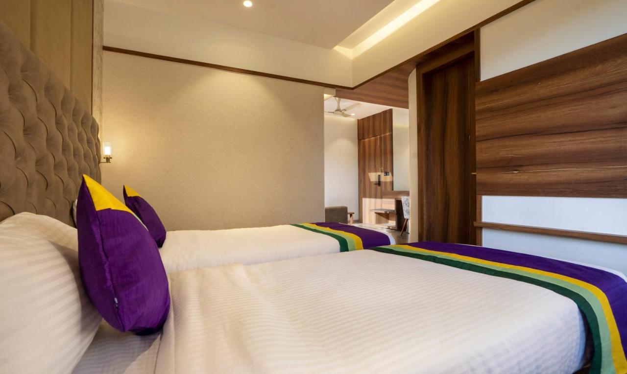 Treebo Premium Savera Inn Bombaim Exterior foto