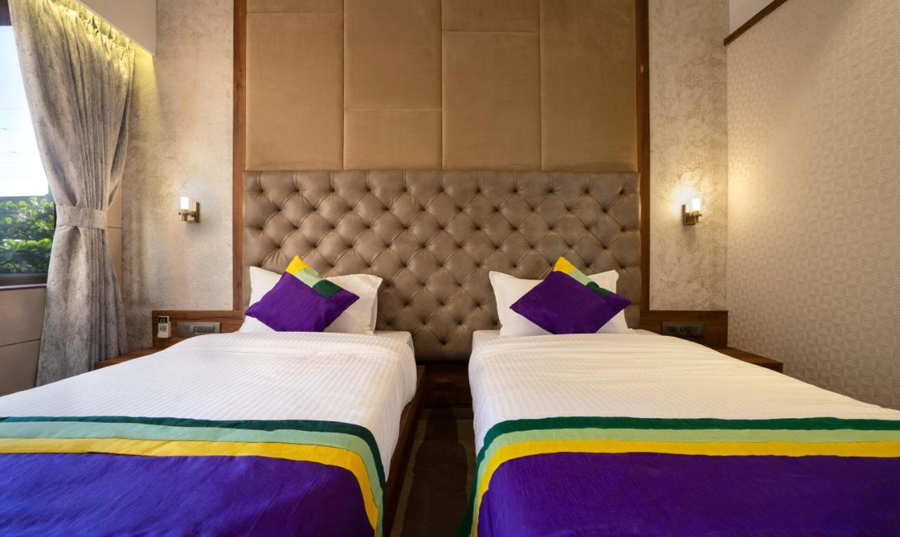 Treebo Premium Savera Inn Bombaim Exterior foto